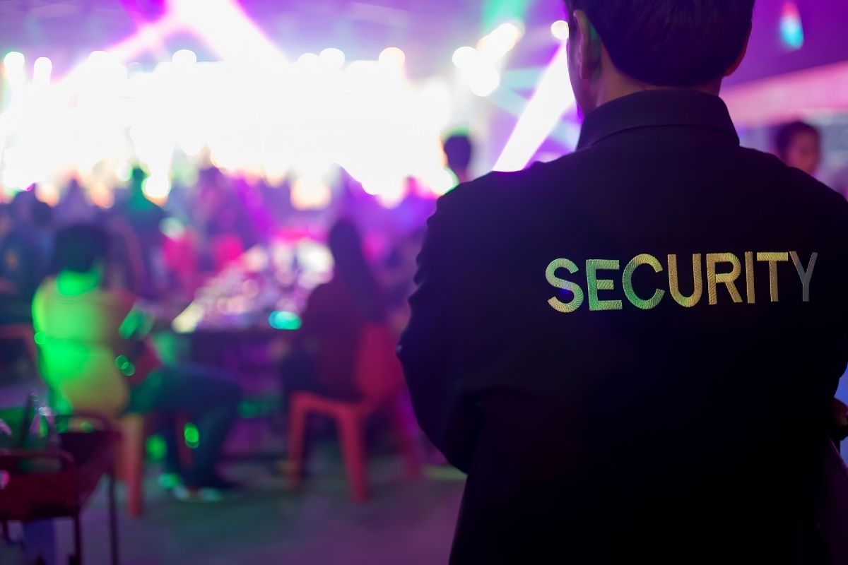 Unarmed security guard in an event.